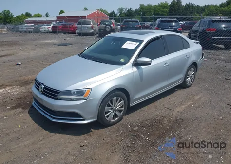 2015 Volkswagen Jetta 1.8T Se z USA, uszkodzony, nr VIN 3VWD17AJ7FM421327